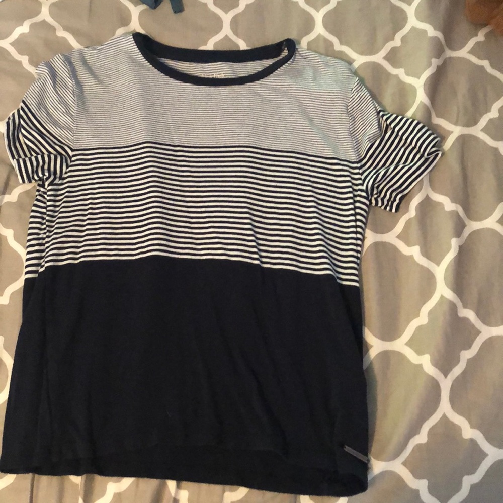 Short sleeve tee
